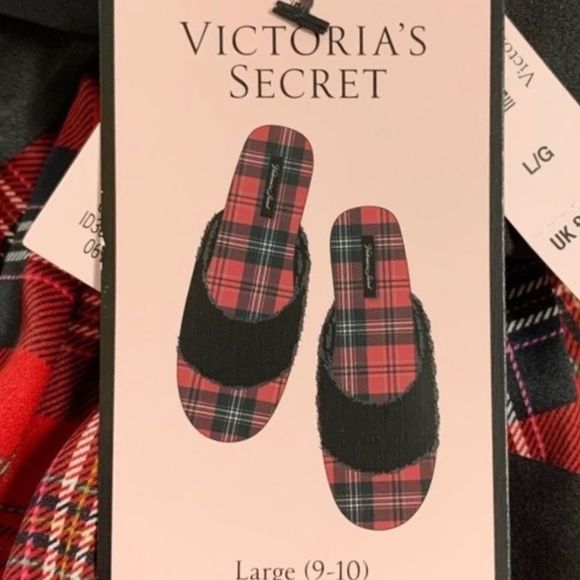 Victoria’s Secret Plush Red Plaid Slippers Size Large (Fits Sizes 9 to 10) NWT - Picture 2 of 4